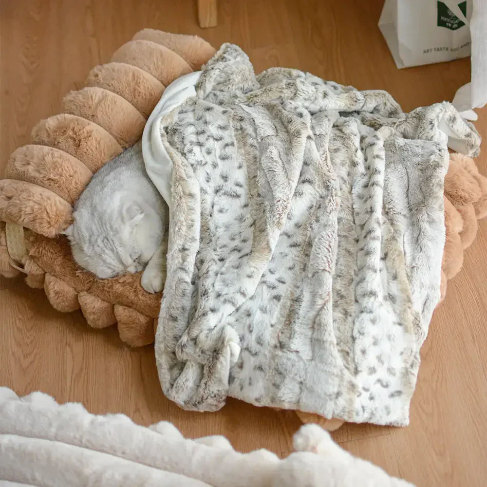 Coussin chauffant en fausse fourrure de lapin doux - Lit pour chien Cozy Cloud - Image 11