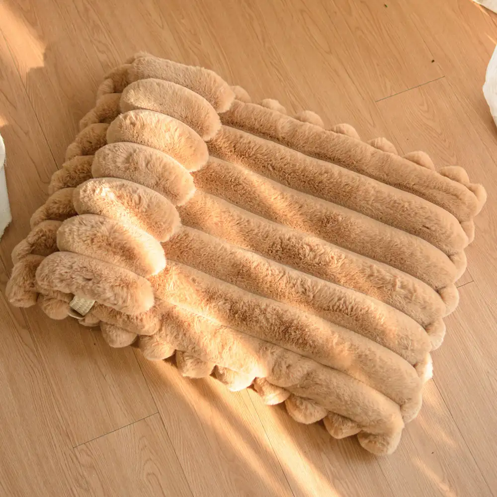 Coussin chauffant en fausse fourrure de lapin doux - Lit pour chien Cozy Cloud - Image 12