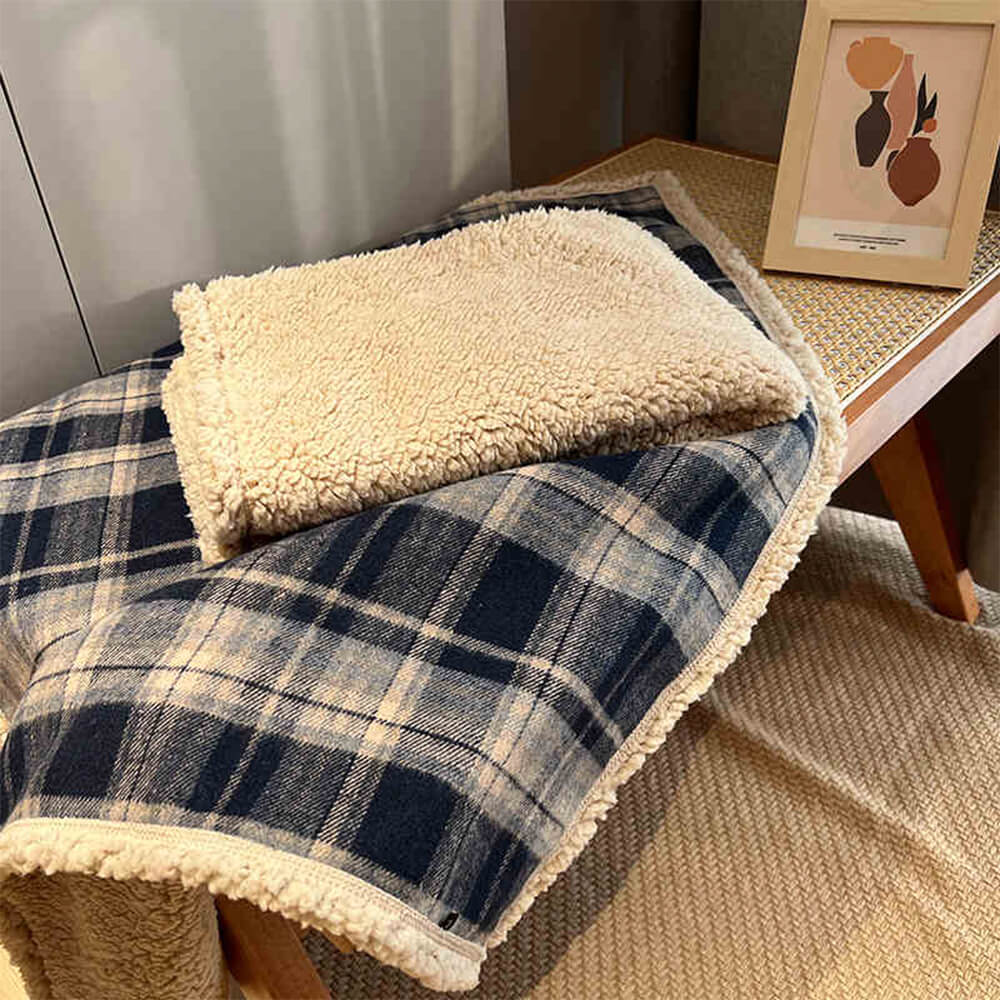 Couverture épaisse en polaire Sherpa à carreaux chaude et confortable pour chiens et chats - Image 5