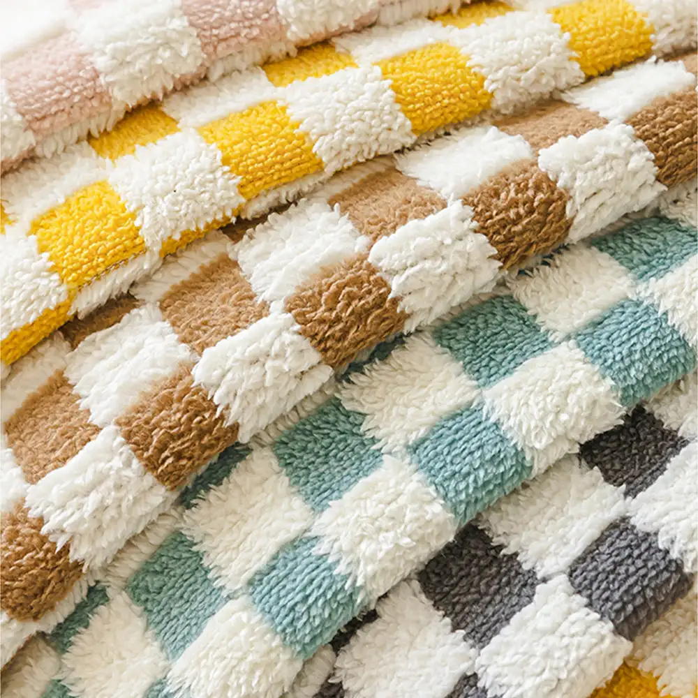 Housse de canapé en peluche à damier classique, confortable, résistante aux rayures et antidérapante. - Image 6