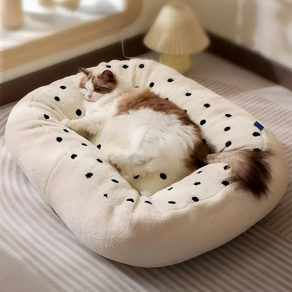Lit pour chien en peluche Cookie, chaleureux et douillet, idéal pour un sommeil profond en hiver. - Image 10