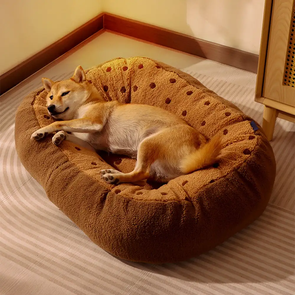 Lit pour chien en peluche Cookie, chaleureux et douillet, idéal pour un sommeil profond en hiver. - Image 8