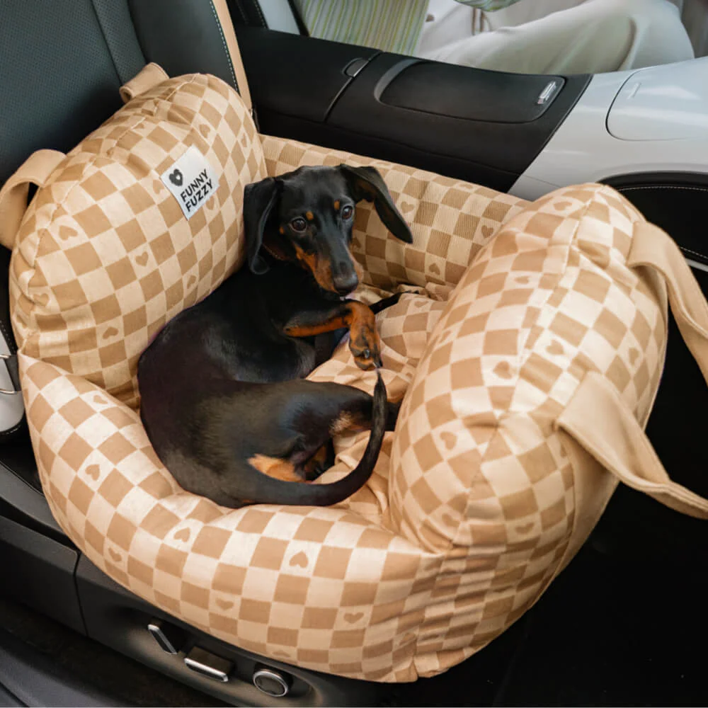 Siège de voiture pour chien à damier vintage et cœur - Image 3